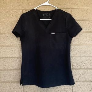 GUC Small Black Figs Scrub Top Catarina